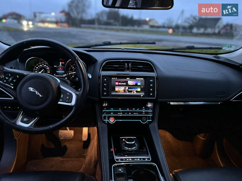 Внедорожник / Кроссовер Jaguar F-Pace 2017 в Ковеле