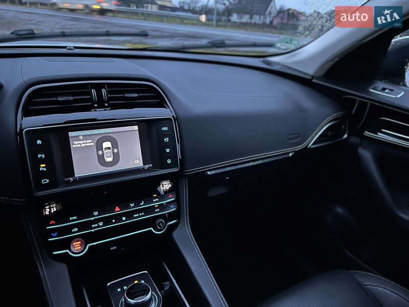 Внедорожник / Кроссовер Jaguar F-Pace 2017 в Ковеле