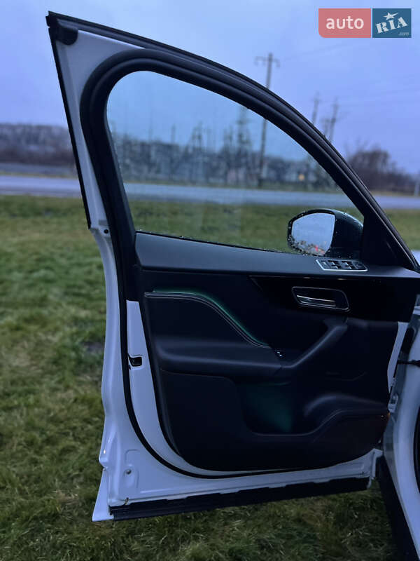 Внедорожник / Кроссовер Jaguar F-Pace 2017 в Ковеле