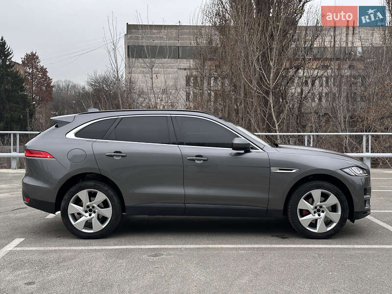 Внедорожник / Кроссовер Jaguar F-Pace 2017 в Киеве фото 10 Внедорожник / Кроссовер Jaguar F-Pace 2017 в Киеве