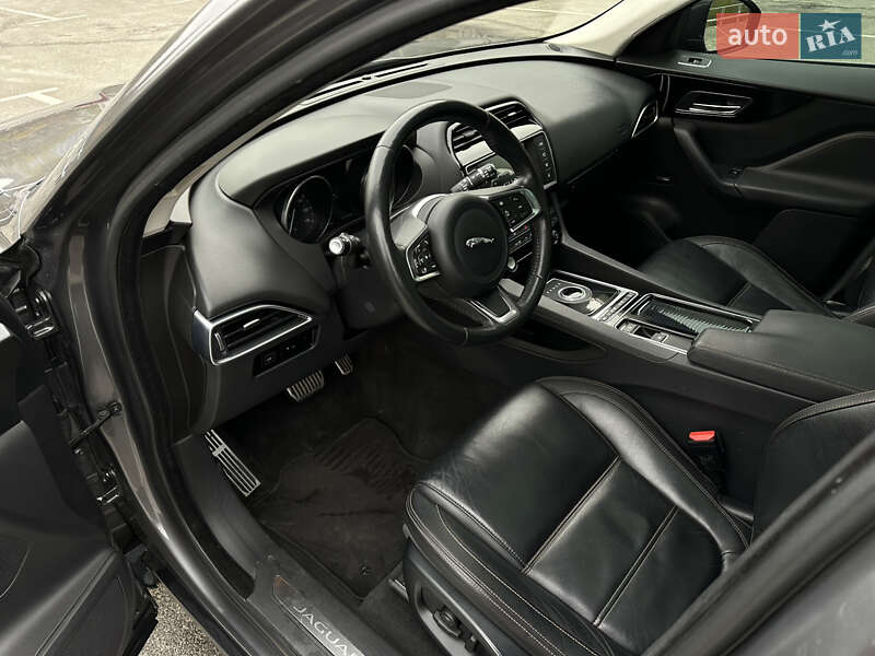 Внедорожник / Кроссовер Jaguar F-Pace 2017 в Киеве фото 24 Внедорожник / Кроссовер Jaguar F-Pace 2017 в Киеве