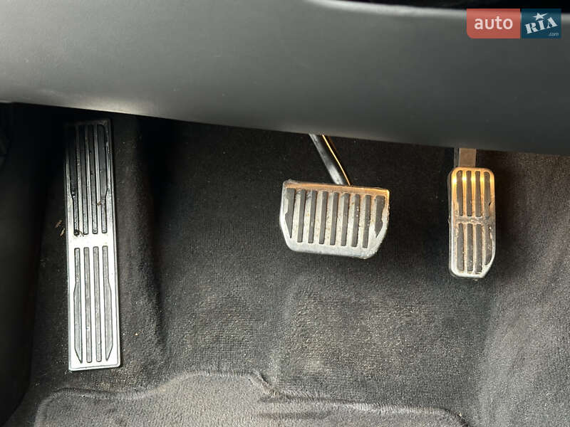 Внедорожник / Кроссовер Jaguar F-Pace 2017 в Киеве фото 32 Внедорожник / Кроссовер Jaguar F-Pace 2017 в Киеве