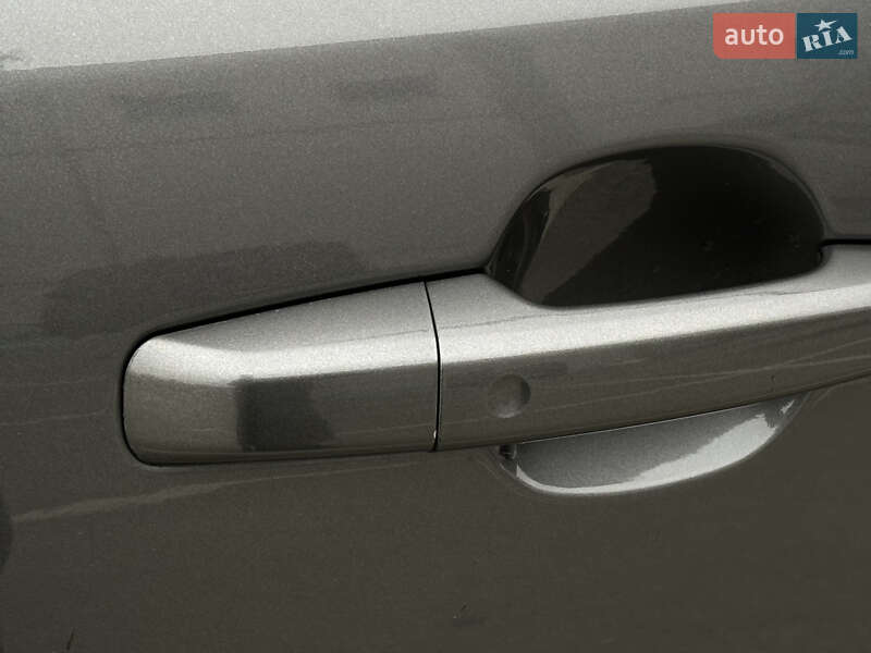 Внедорожник / Кроссовер Jaguar F-Pace 2017 в Киеве фото 47 Внедорожник / Кроссовер Jaguar F-Pace 2017 в Киеве