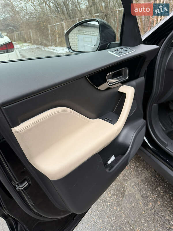 Внедорожник / Кроссовер Jaguar F-Pace 2017 в Харькове