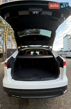 Внедорожник / Кроссовер Jaguar F-Pace 2016 в Киеве