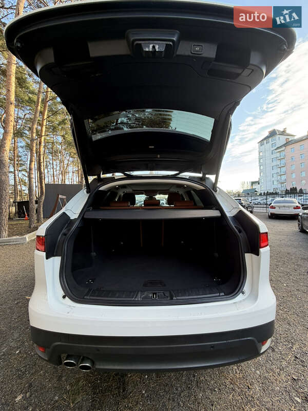 Внедорожник / Кроссовер Jaguar F-Pace 2016 в Киеве фото 10 Внедорожник / Кроссовер Jaguar F-Pace 2016 в Киеве