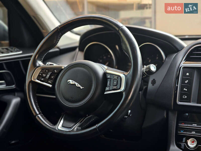 Внедорожник / Кроссовер Jaguar F-Pace 2017 в Киеве фото 19 Внедорожник / Кроссовер Jaguar F-Pace 2017 в Киеве