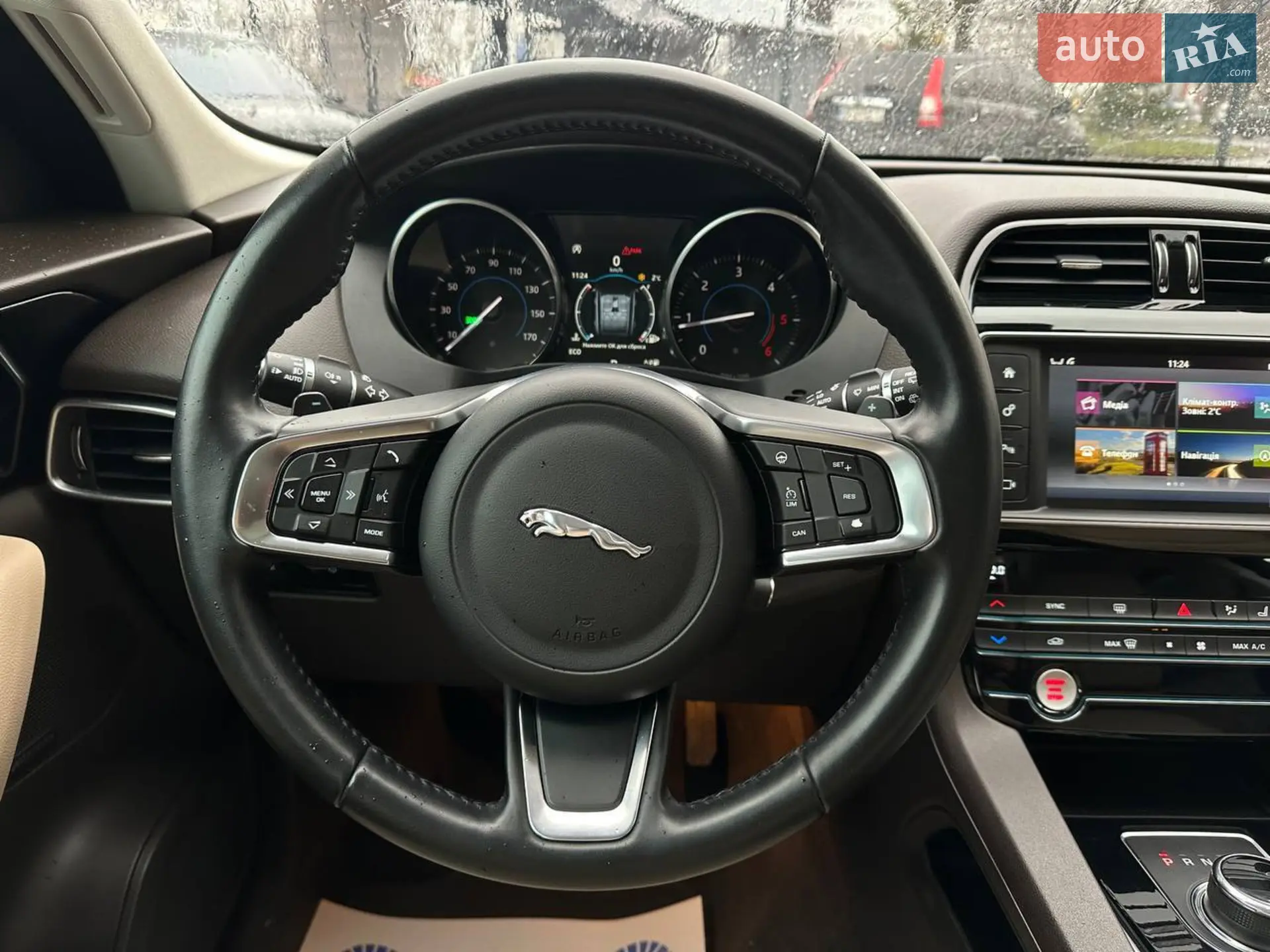 2017 Jaguar F-Pace - мініатюра 14