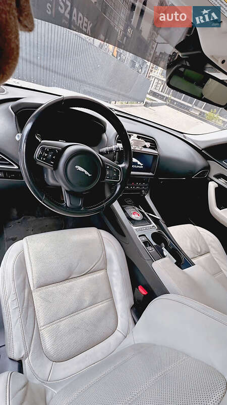Внедорожник / Кроссовер Jaguar F-Pace 2016 в Львове фото 11 Внедорожник / Кроссовер Jaguar F-Pace 2016 в Львове