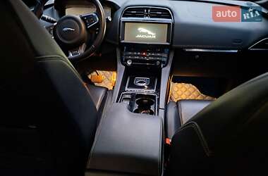 Внедорожник / Кроссовер Jaguar F-Pace 2017 в Запорожье