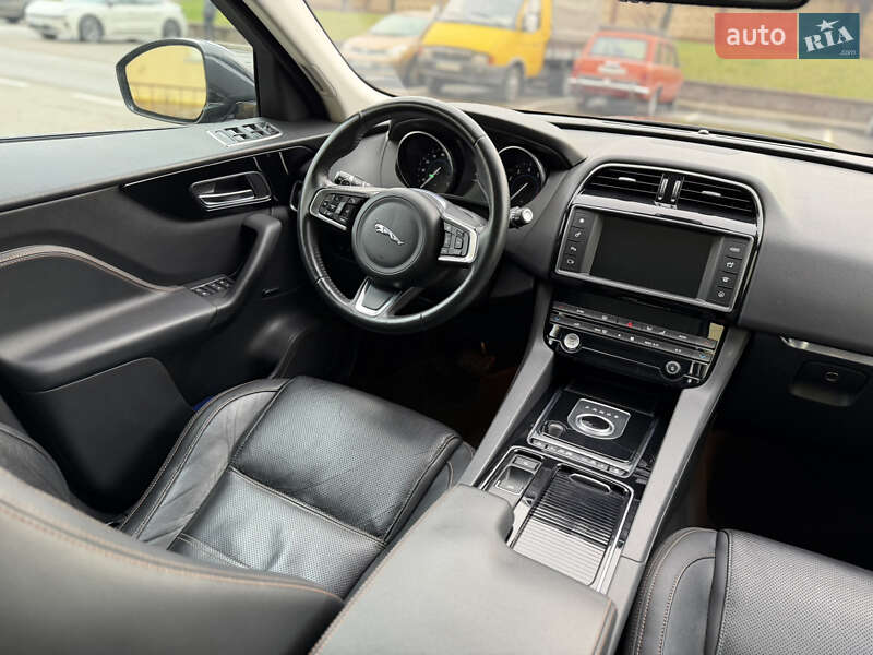 Внедорожник / Кроссовер Jaguar F-Pace 2017 в Киеве