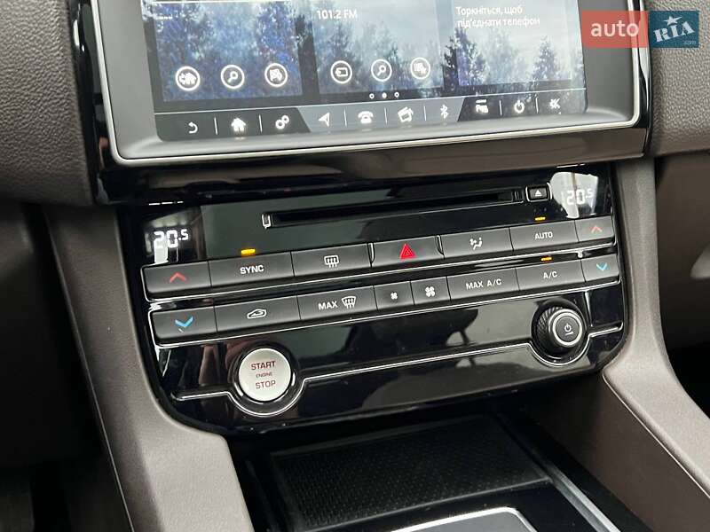 Внедорожник / Кроссовер Jaguar F-Pace 2016 в Киеве фото 29 Внедорожник / Кроссовер Jaguar F-Pace 2016 в Киеве