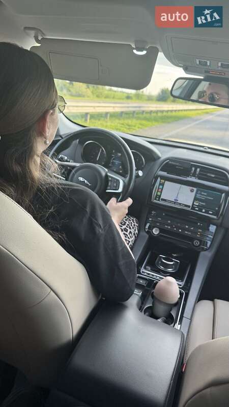Внедорожник / Кроссовер Jaguar F-Pace 2017 в Киеве фото 7 Внедорожник / Кроссовер Jaguar F-Pace 2017 в Киеве