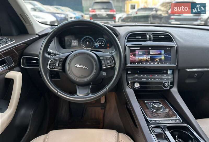 Внедорожник / Кроссовер Jaguar F-Pace 2017 в Киеве фото 7 Внедорожник / Кроссовер Jaguar F-Pace 2017 в Киеве