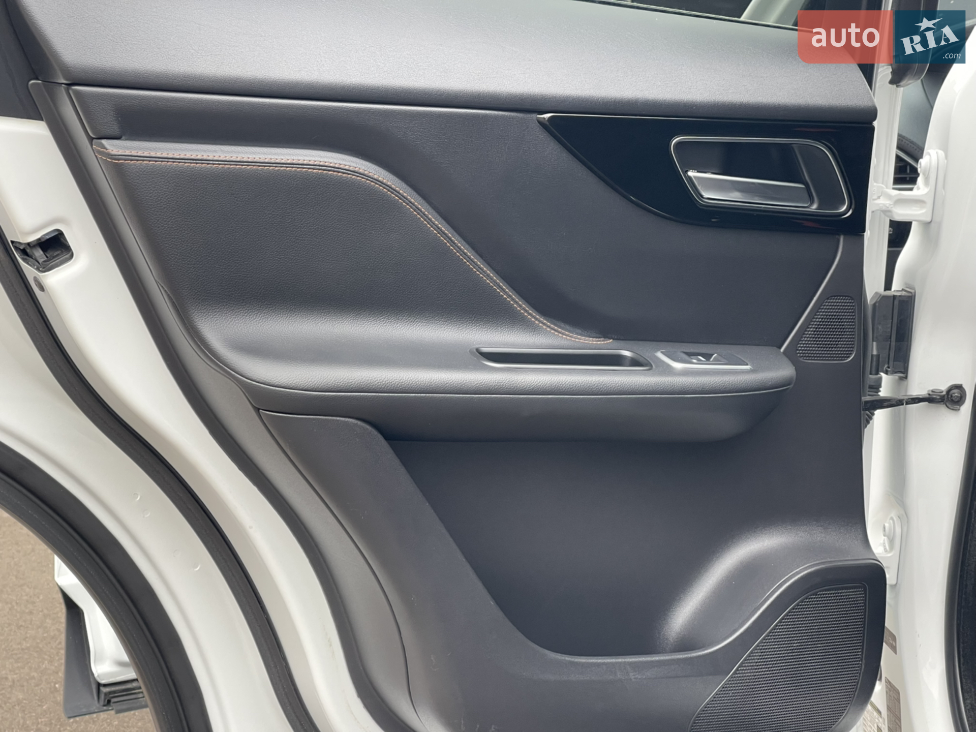 2019 Jaguar F-Pace - мініатюра 16