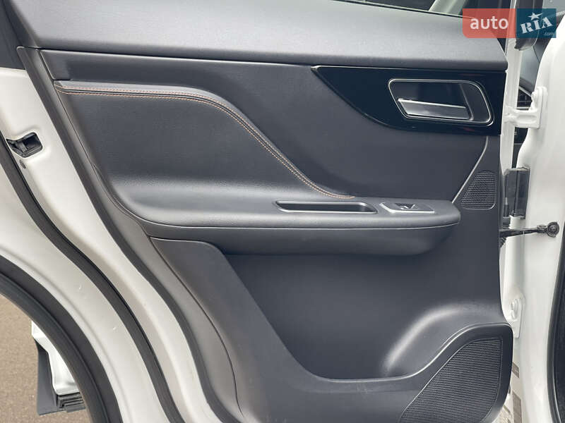 Внедорожник / Кроссовер Jaguar F-Pace 2019 в Киеве