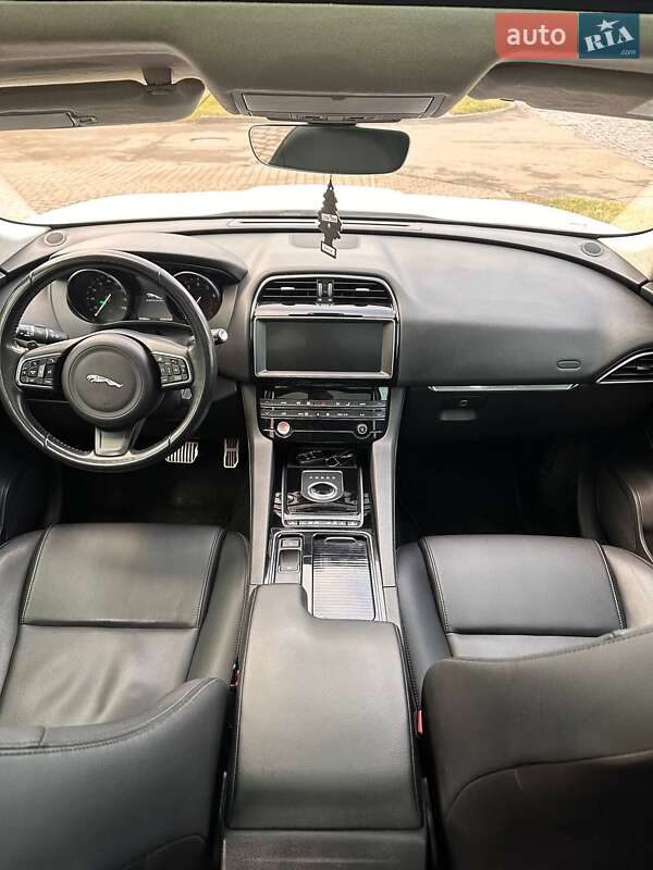 Позашляховик / Кросовер Jaguar F-Pace 2018 в Володимирі