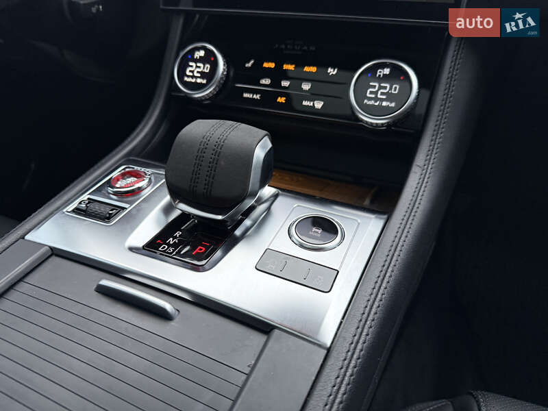 Внедорожник / Кроссовер Jaguar F-Pace 2023 в Харькове