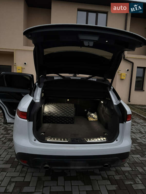 Внедорожник / Кроссовер Jaguar F-Pace 2019 в Запорожье