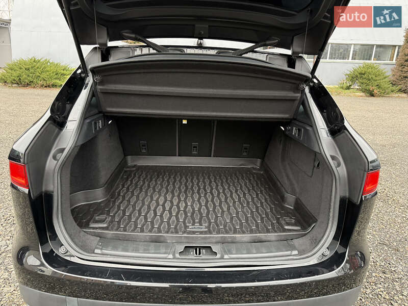 Позашляховик / Кросовер Jaguar F-Pace 2017 в Луцьку