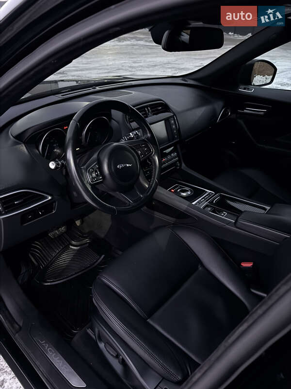 Внедорожник / Кроссовер Jaguar F-Pace 2018 в Дубно фото 7 Внедорожник / Кроссовер Jaguar F-Pace 2018 в Дубно