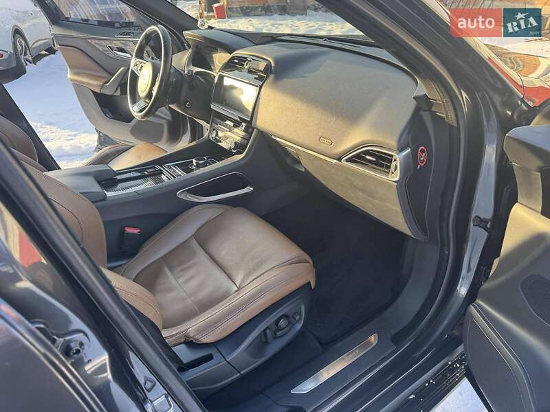 Внедорожник / Кроссовер Jaguar F-Pace 2017 в Полтаве