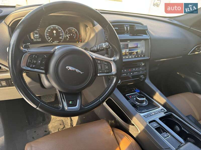 Внедорожник / Кроссовер Jaguar F-Pace 2017 в Полтаве