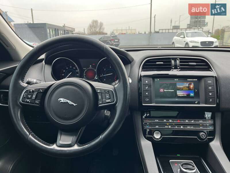 Внедорожник / Кроссовер Jaguar F-Pace 2017 в Киеве фото 14 Внедорожник / Кроссовер Jaguar F-Pace 2017 в Киеве
