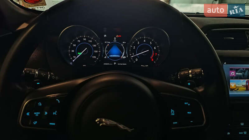 Внедорожник / Кроссовер Jaguar F-Pace 2017 в Киеве фото 7 Внедорожник / Кроссовер Jaguar F-Pace 2017 в Киеве