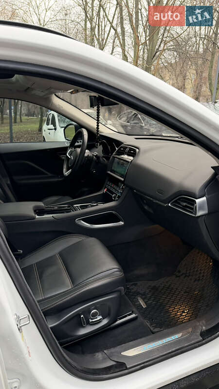 Внедорожник / Кроссовер Jaguar F-Pace 2019 в Запорожье