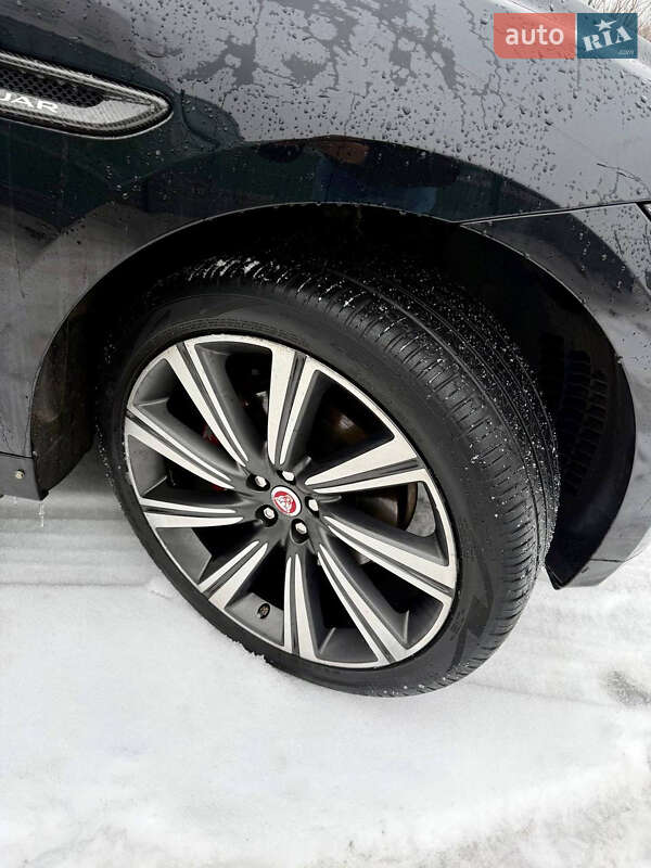 Внедорожник / Кроссовер Jaguar F-Pace 2017 в Киеве