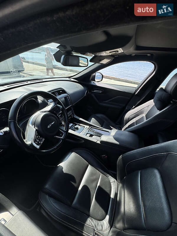 Внедорожник / Кроссовер Jaguar F-Pace 2018 в Черновцах