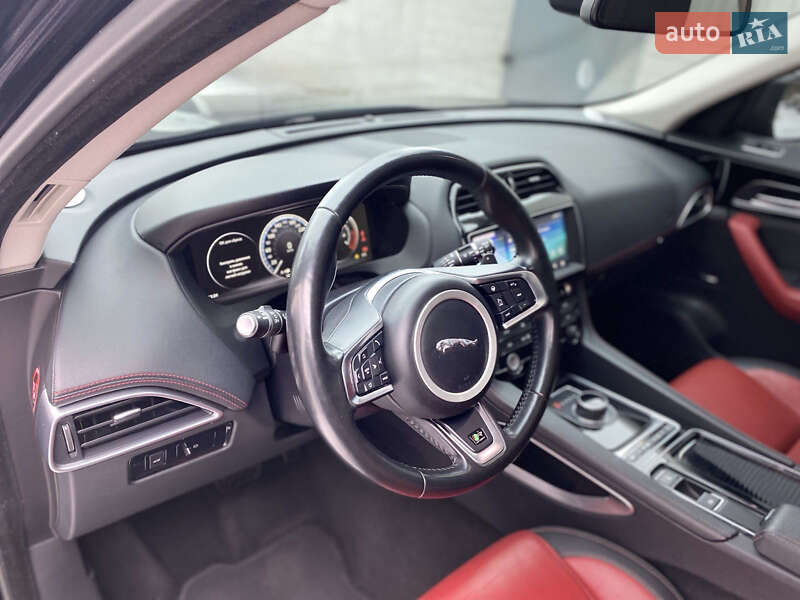 Внедорожник / Кроссовер Jaguar F-Pace 2017 в Харькове