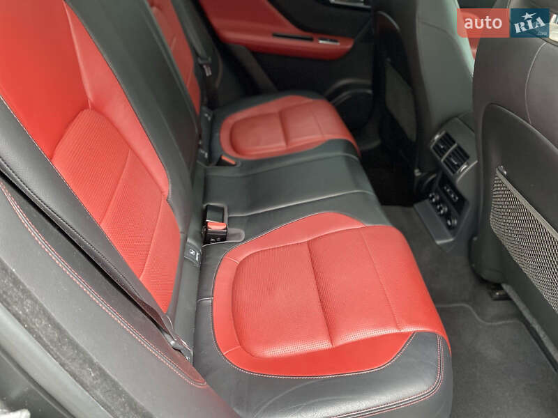 Внедорожник / Кроссовер Jaguar F-Pace 2017 в Харькове