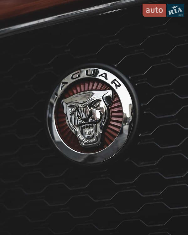 Внедорожник / Кроссовер Jaguar F-Pace 2016 в Каменец-Подольском