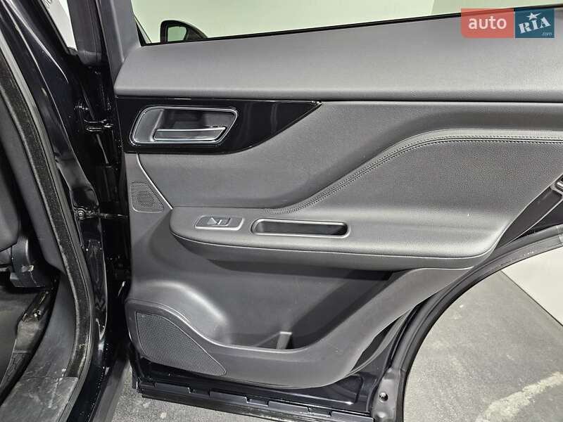 Внедорожник / Кроссовер Jaguar F-Pace 2017 в Киеве