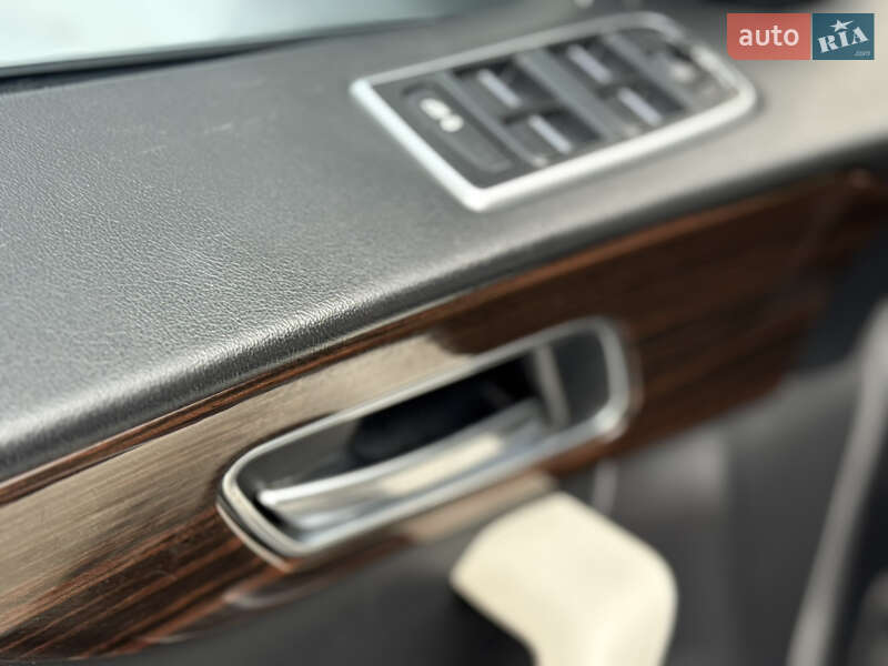 Внедорожник / Кроссовер Jaguar F-Pace 2017 в Ивано-Франковске фото 29 Внедорожник / Кроссовер Jaguar F-Pace 2017 в Ивано-Франковске