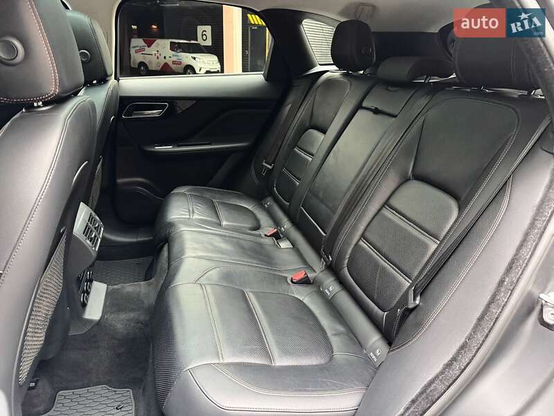 Внедорожник / Кроссовер Jaguar F-Pace 2017 в Киеве