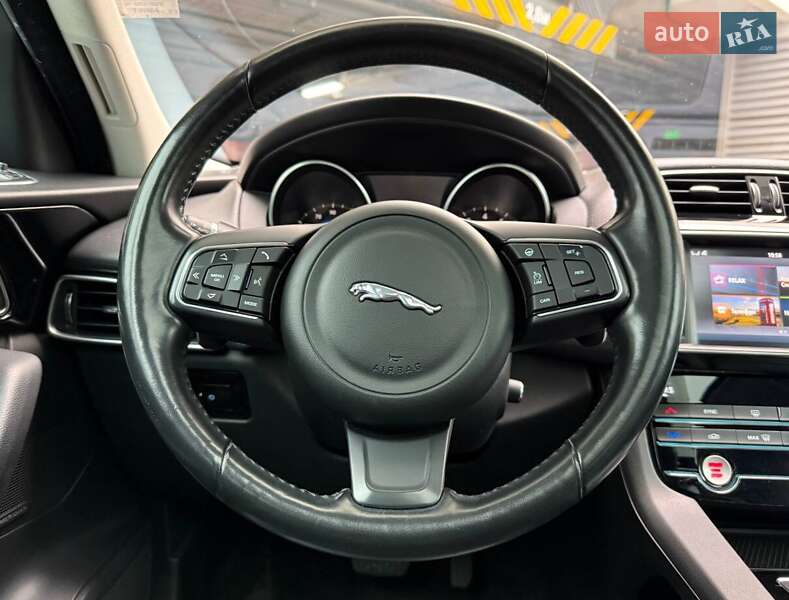 Внедорожник / Кроссовер Jaguar F-Pace 2017 в Киеве