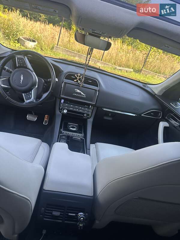 Внедорожник / Кроссовер Jaguar F-Pace 2018 в Тернополе