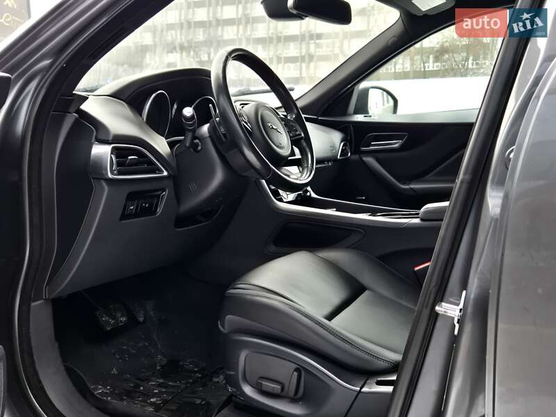 Внедорожник / Кроссовер Jaguar F-Pace 2016 в Киеве фото 14 Внедорожник / Кроссовер Jaguar F-Pace 2016 в Киеве