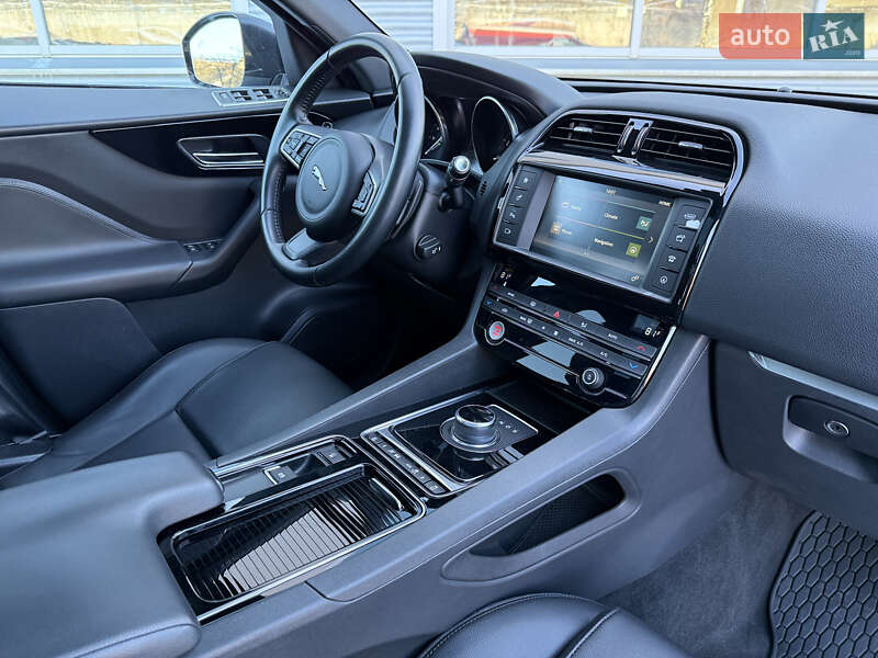 Позашляховик / Кросовер Jaguar F-Pace 2018 в Рівному