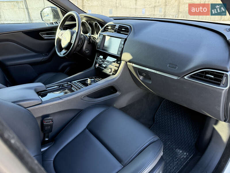 Позашляховик / Кросовер Jaguar F-Pace 2018 в Рівному