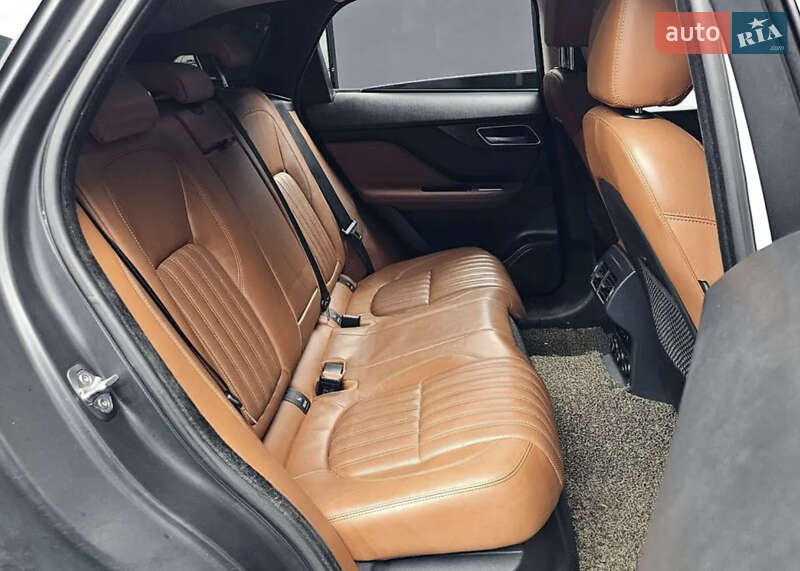 Позашляховик / Кросовер Jaguar F-Pace 2016 в Чечельнику