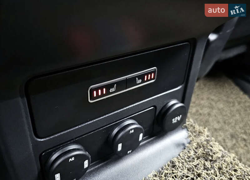 Позашляховик / Кросовер Jaguar F-Pace 2016 в Чечельнику