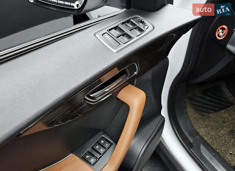 Позашляховик / Кросовер Jaguar F-Pace 2016 в Чечельнику