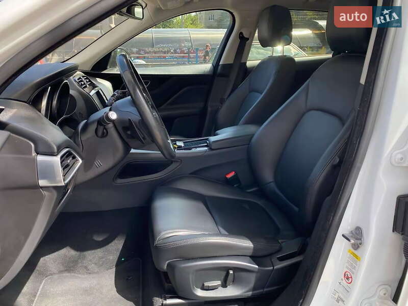 Внедорожник / Кроссовер Jaguar F-Pace 2017 в Киеве