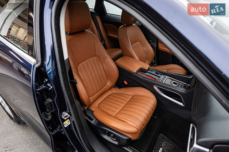 Внедорожник / Кроссовер Jaguar F-Pace 2017 в Киеве