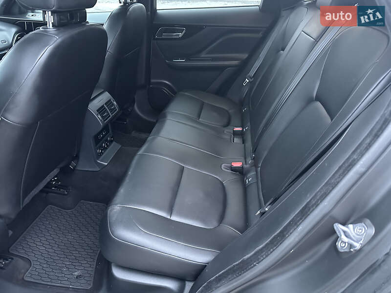 Внедорожник / Кроссовер Jaguar F-Pace 2020 в Киеве