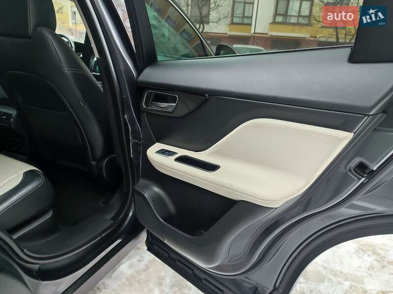 Внедорожник / Кроссовер Jaguar F-Pace 2017 в Ивано-Франковске